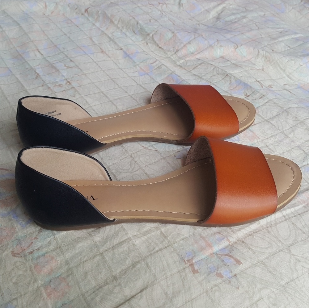 Black and Brown Merona Flat Sandals, Size 7